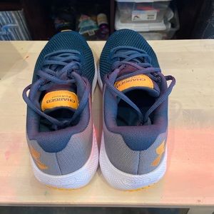 Under armour charged pursuit sneaker NIB